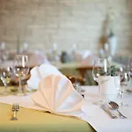 & Restaurant Waldcafe 3*