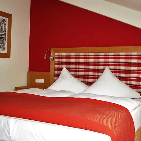 & Restaurant Waldcafe 3*