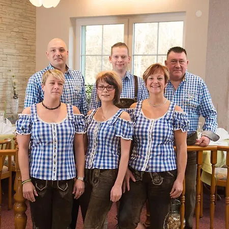 & Restaurant Waldcafe 3*