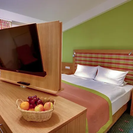 Hotel & Restaurant Waldcafe 3*