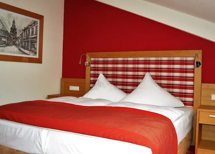 & Restaurant Waldcafe 3*