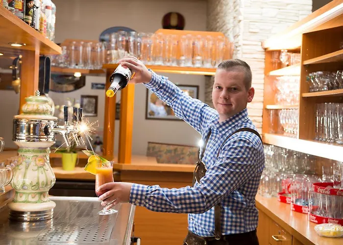 & Restaurant Waldcafe 3*